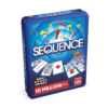 Het blik van het strategische bordspel Sequence Travel Tin vanuit een linkerhoek