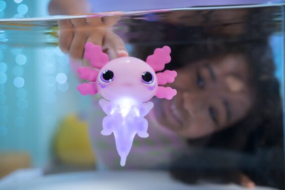 De Axolotl die licht geeft onder water