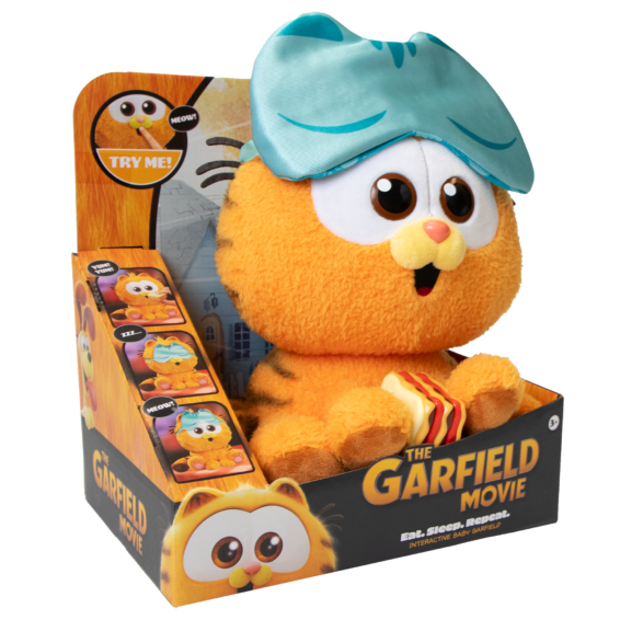 De doos van de Baby Garfield Feature Pluche vanuit een linkerhoek