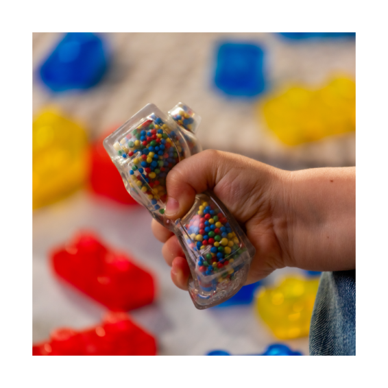 Kinderen die spelen met de Jelly Blox Truck Kit