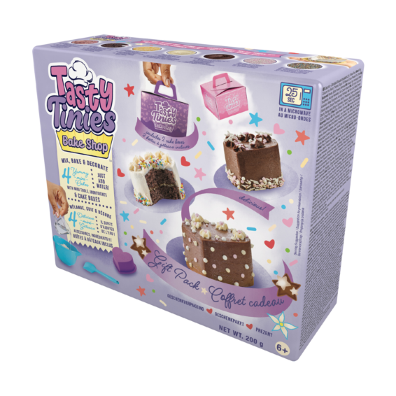 De doos van de bakset Tasty Tinies Gift Pack vanuit een rechterhoek