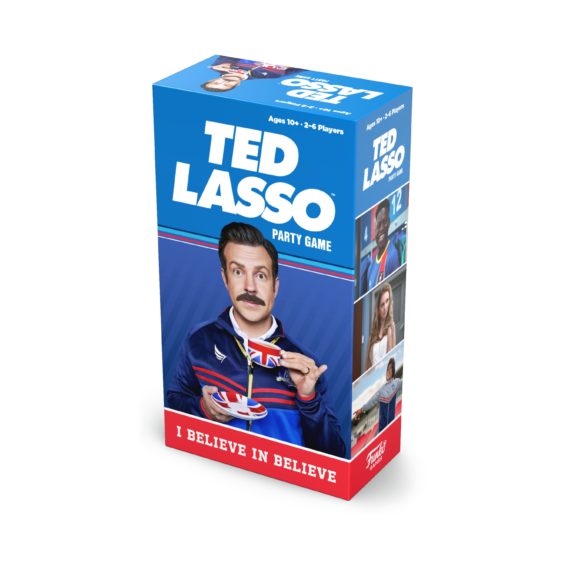 De doos van het familiespel Ted Lasso vanuit een rechterhoek